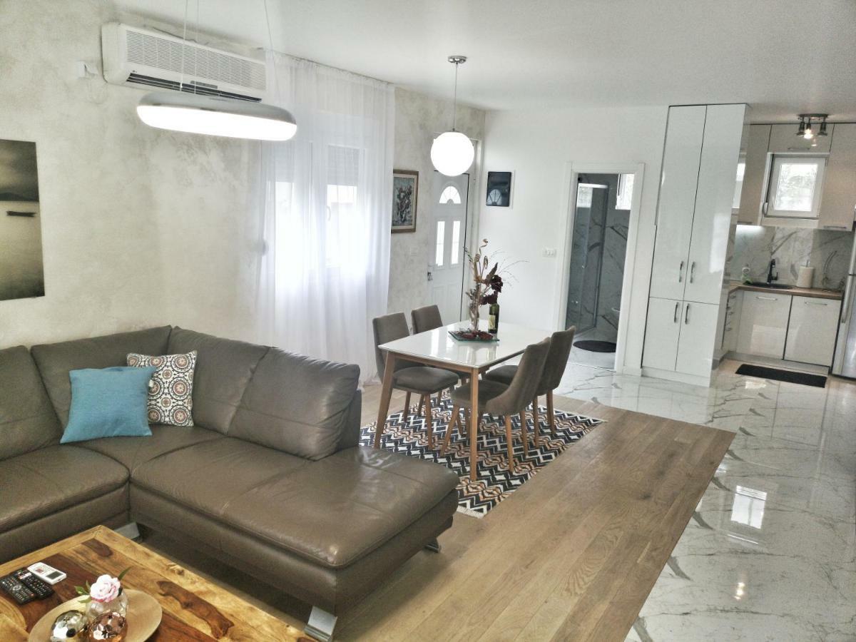 Apartments Tivat Exteriör bild